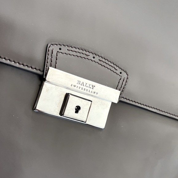 BALLY Switzerland— beautiful leather portfolio. Excellent condition! - Picture 5 of 12